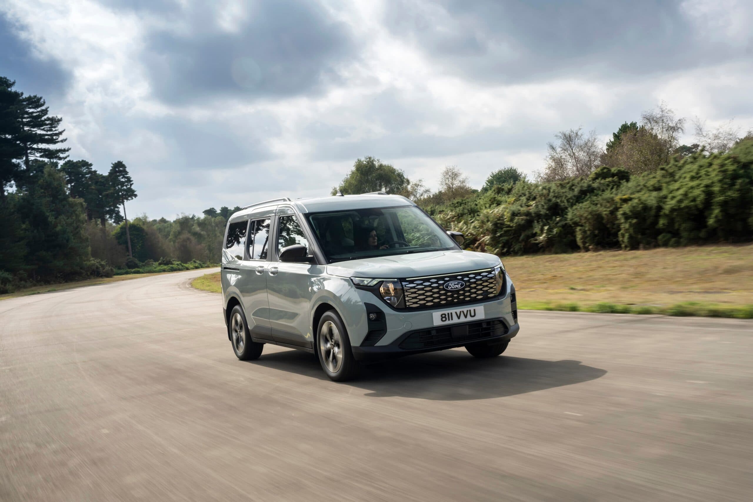 Otv Avantajli Elektrikli Otomobiller Ford Etourneo Courier Jouney