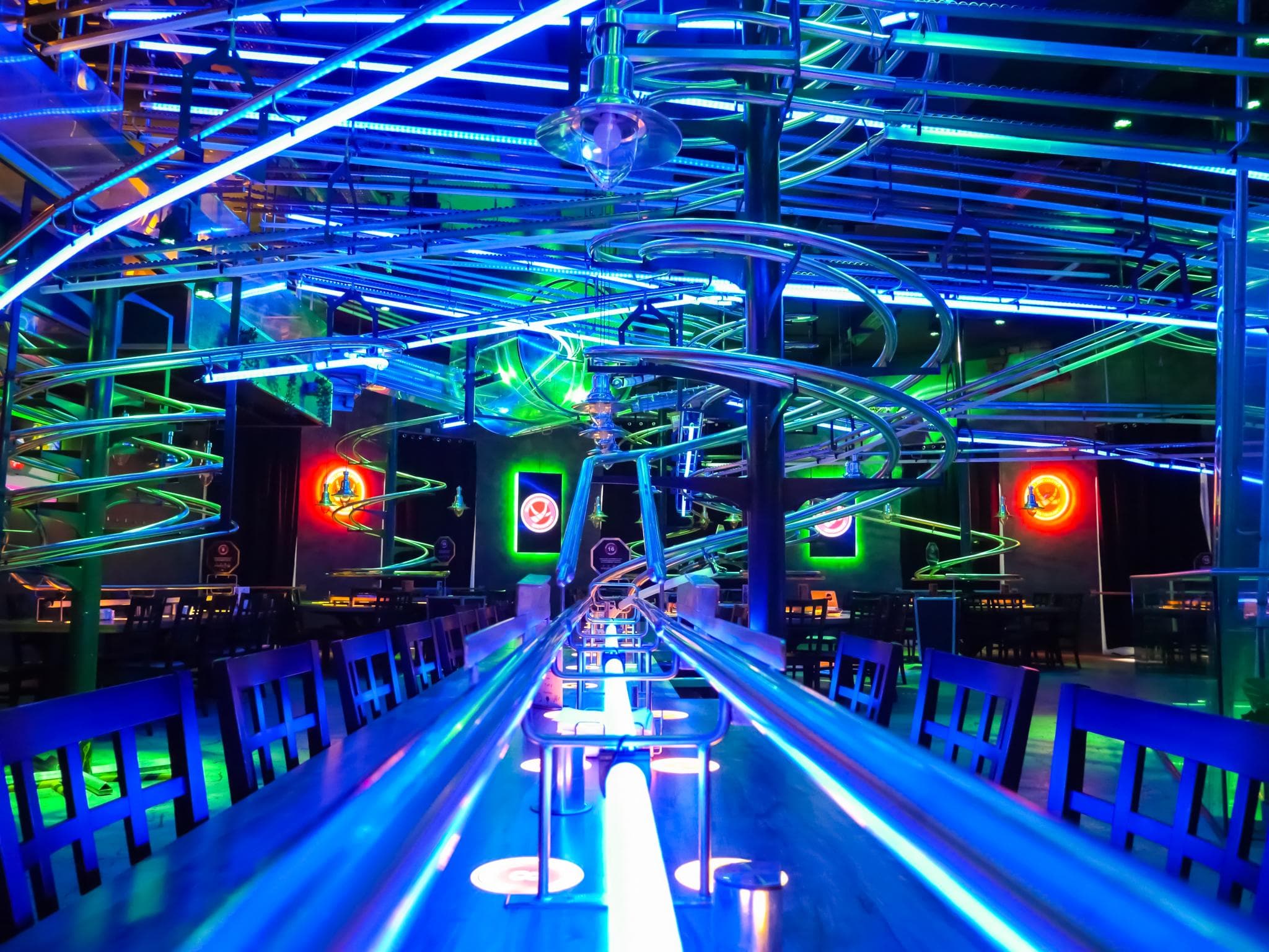 Dunyanin En İlginc Restoranlari Rollercoaster