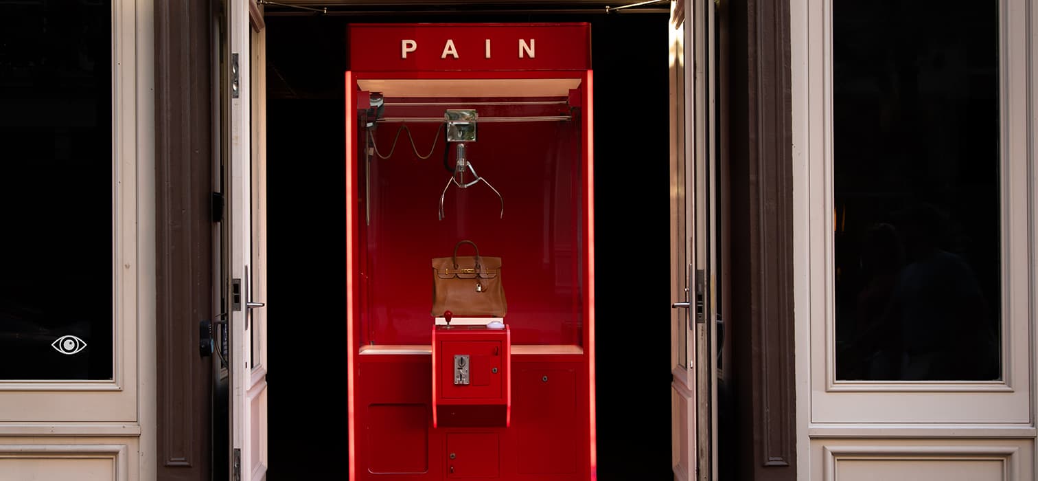 PAIN: New York’un Statü Takıntısının Acımasız Aynası