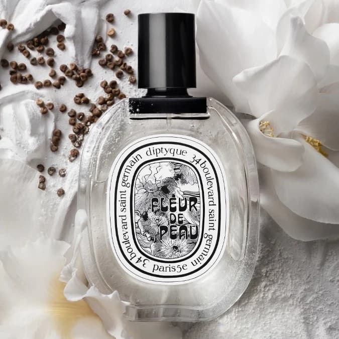 fleur de peau edt 2025 visuel prioritaire edt 100ml ingredients rvb 2025 x 3600 px diptyque 1 edited