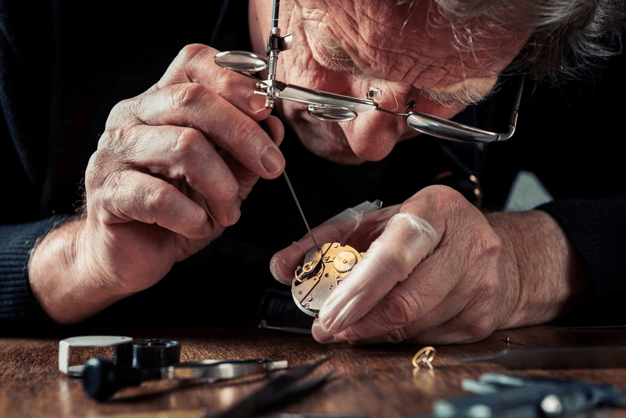 The Differences Between Automatic and Quartz Watches