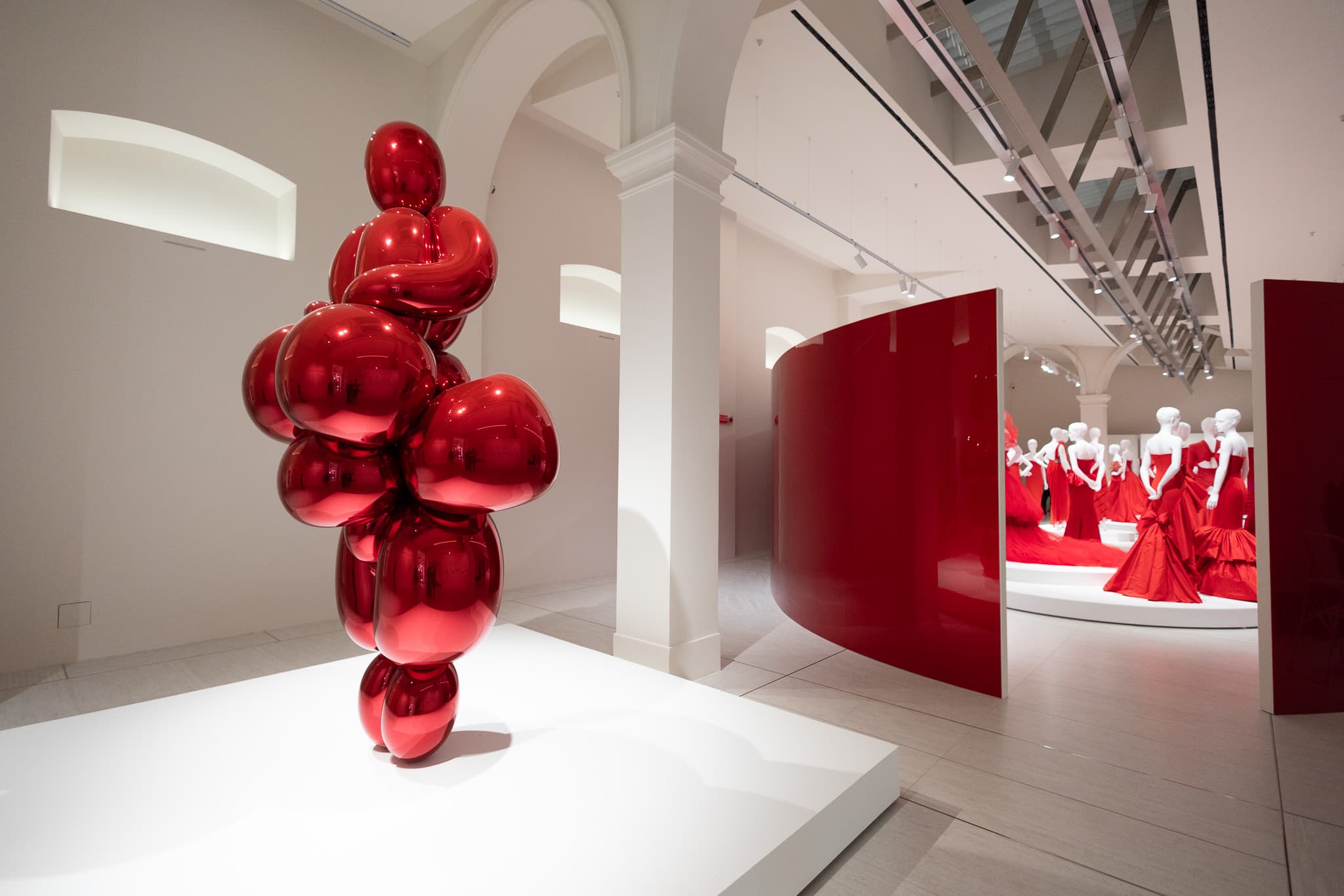 valentino kirmizisi Credit Whatever Milan 1 1 2