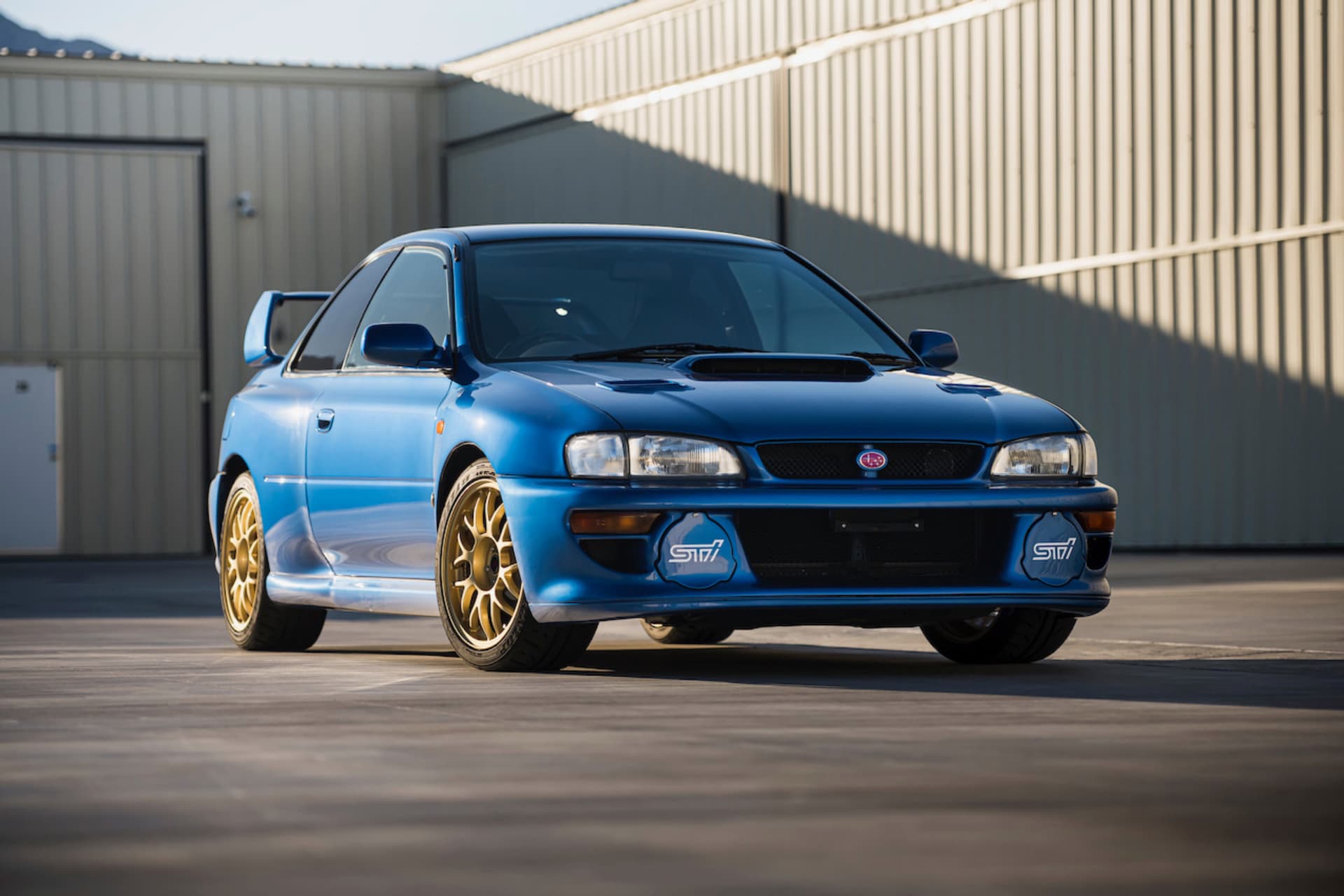 En Cok Degerlenen Otomobiller Subaru İmpreza 22b Sti@bringatrailer Press