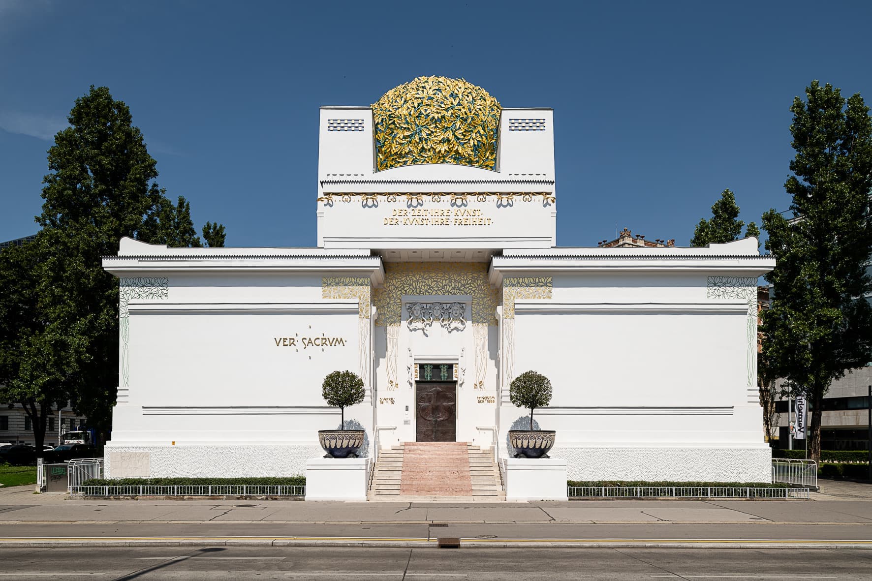 Secession 2021 Jorit Aust