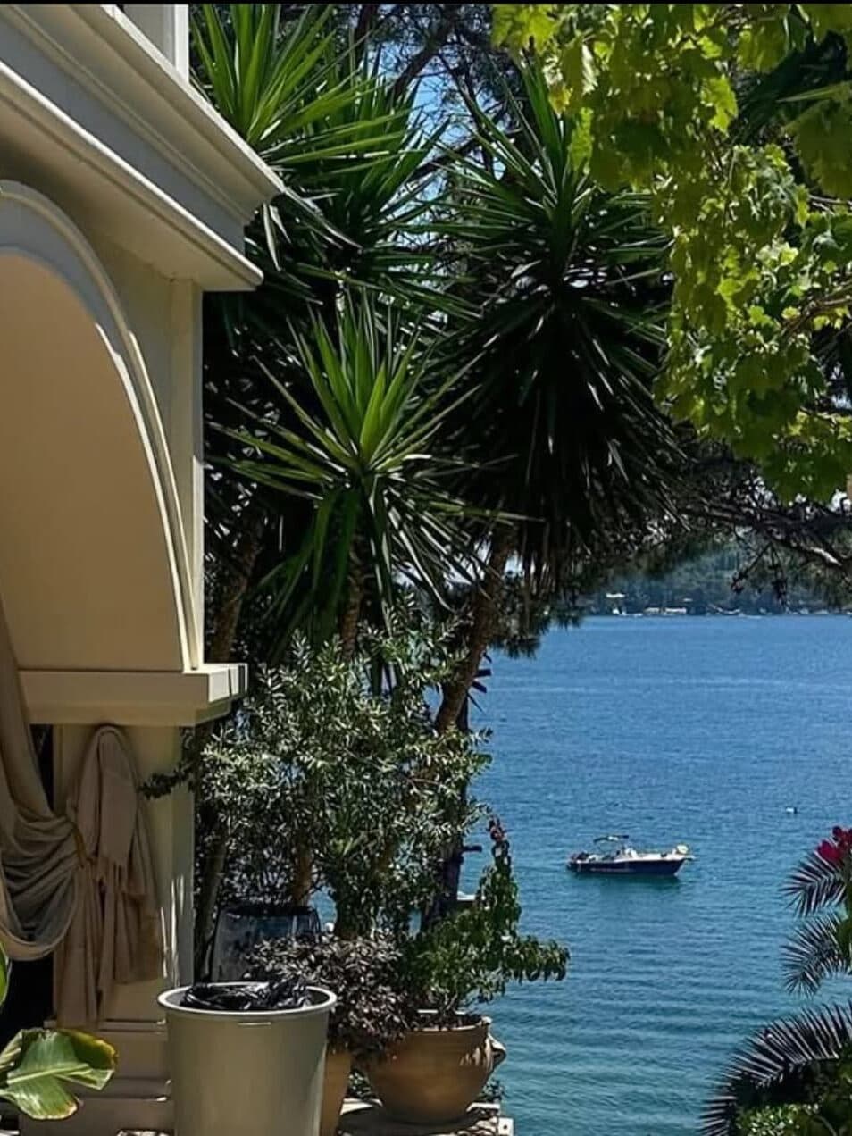 istanbulun bahceli mekanlari capri 01 edited