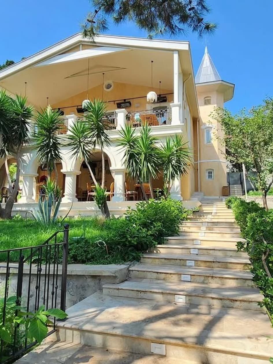 istanbulun bahceli mekanlari capri 02 1 edited