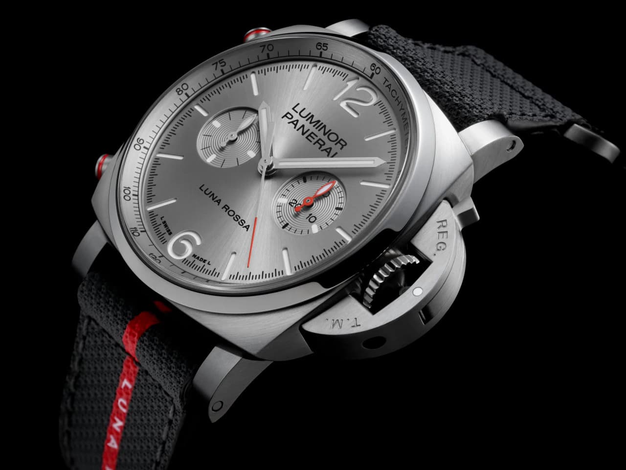 Panerai’dan İki Yeni Luminor Luna Rossa