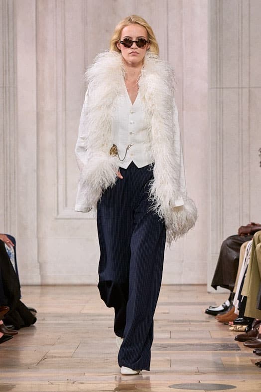 0910 Runway Lp C03 Look 02