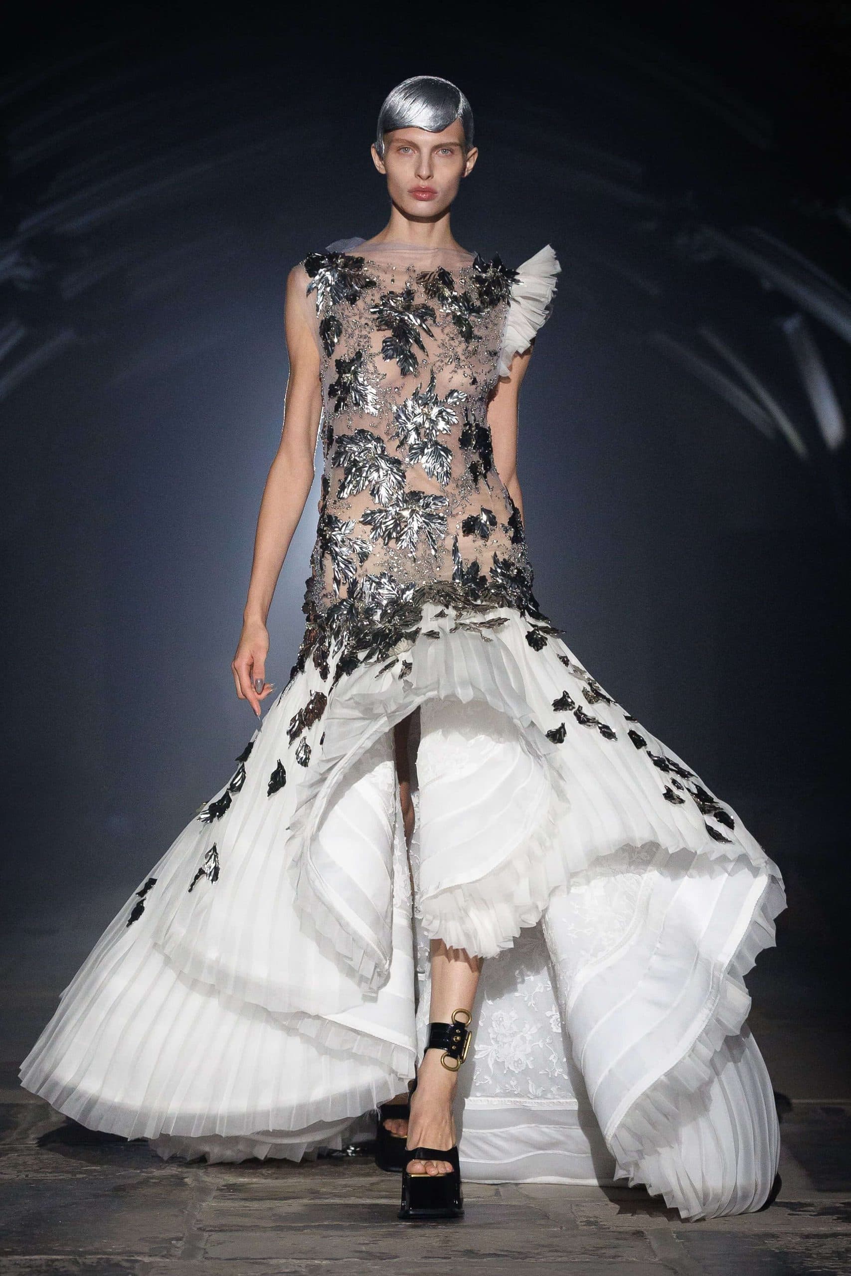 Mcqueen Ss27 Look