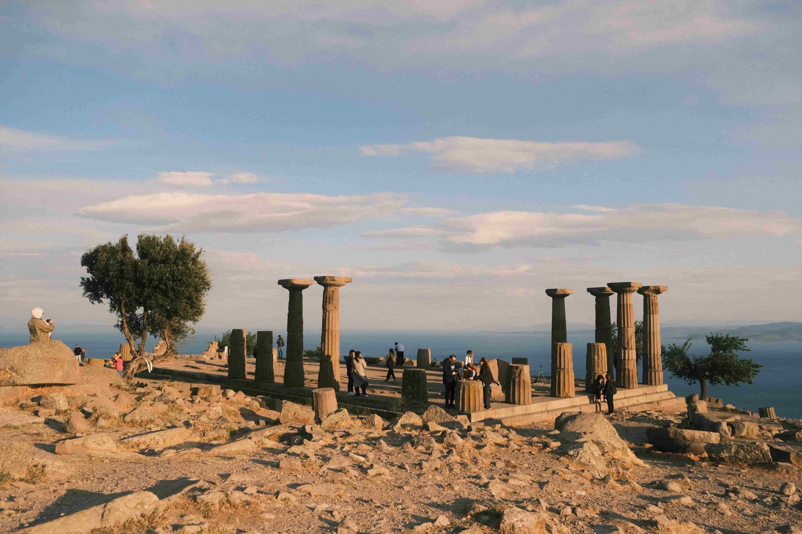 Assos