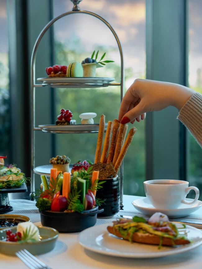 Hilton İstanbul Bosphorus Cay Saati2