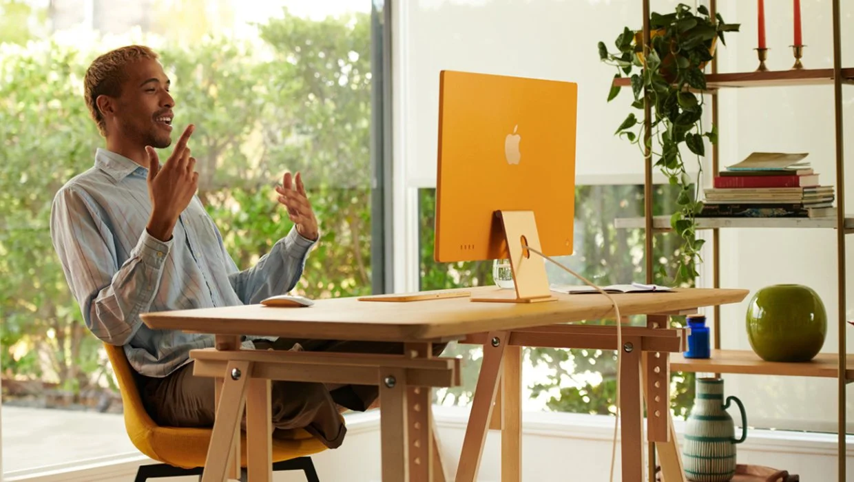 Apple’s New iMac in a Spectrum of Vibrant Color