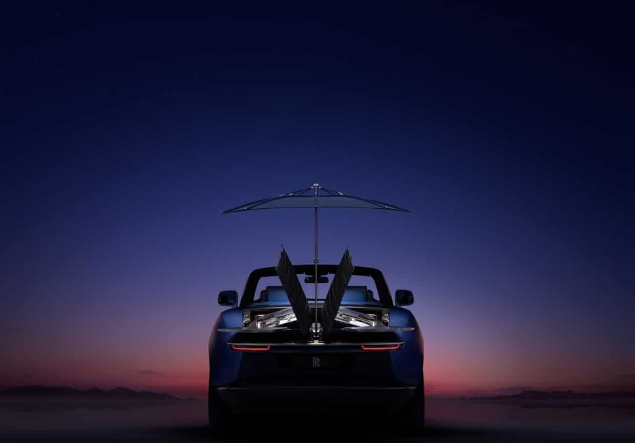 New Rolls-Royce Boat Tail is the Most Expensive Car in History Bu Görsel Boş Bir Alt Niteliğe Sahip; Dosya Adı 1622121344_Rolls_Royce_Boat_Tail_Hosting_Suite_With_Parasol_Lores-1240X866.Jpg