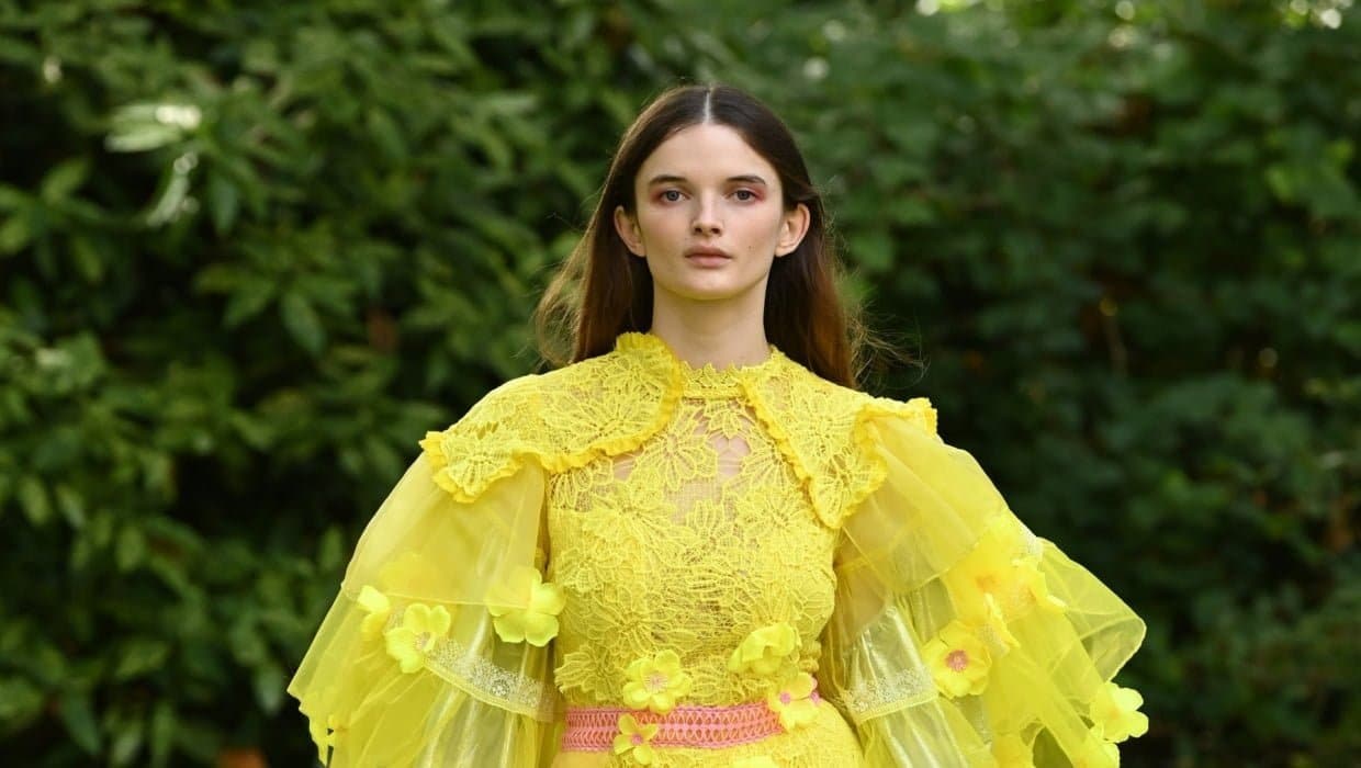 Londra Moda Haftası’nda Sıra Dışılığa Övgü