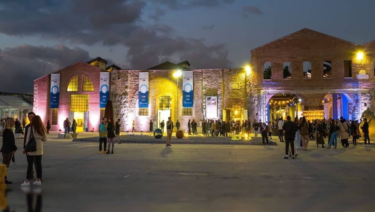 16. Contemporary Istanbul’da Bir Gezinti