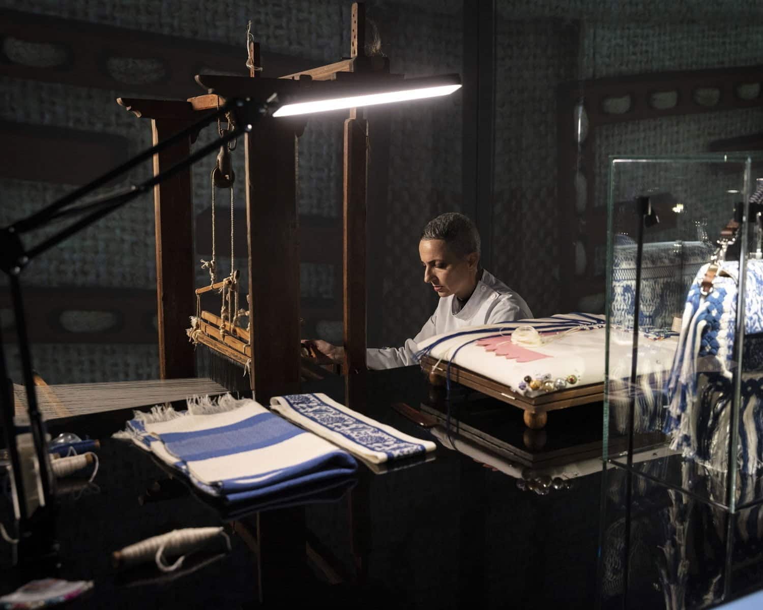 Fendi İkinci Kez Zanaatkarlarla “El Ele”