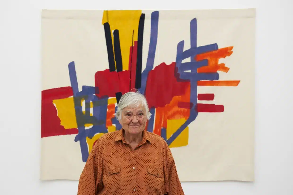 Çok Yönlü Bir Sanatçı: Etel Adnan Çok Yönlü Bir Sanatçı: Etel Adnan