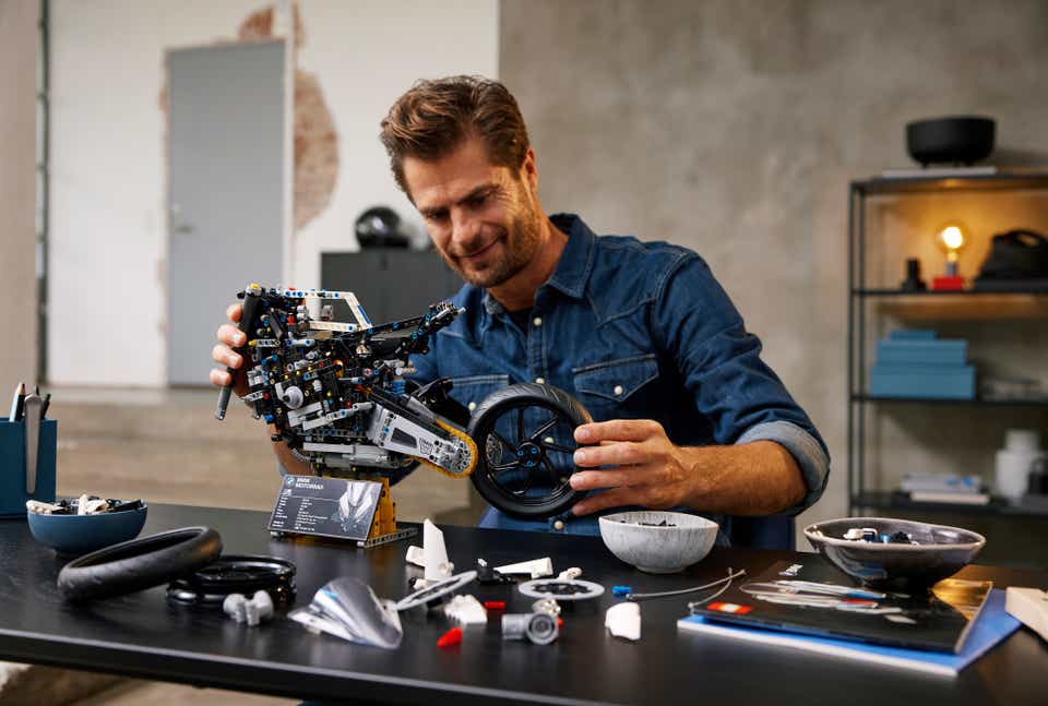 BMW Motoru LEGO Parçalarında