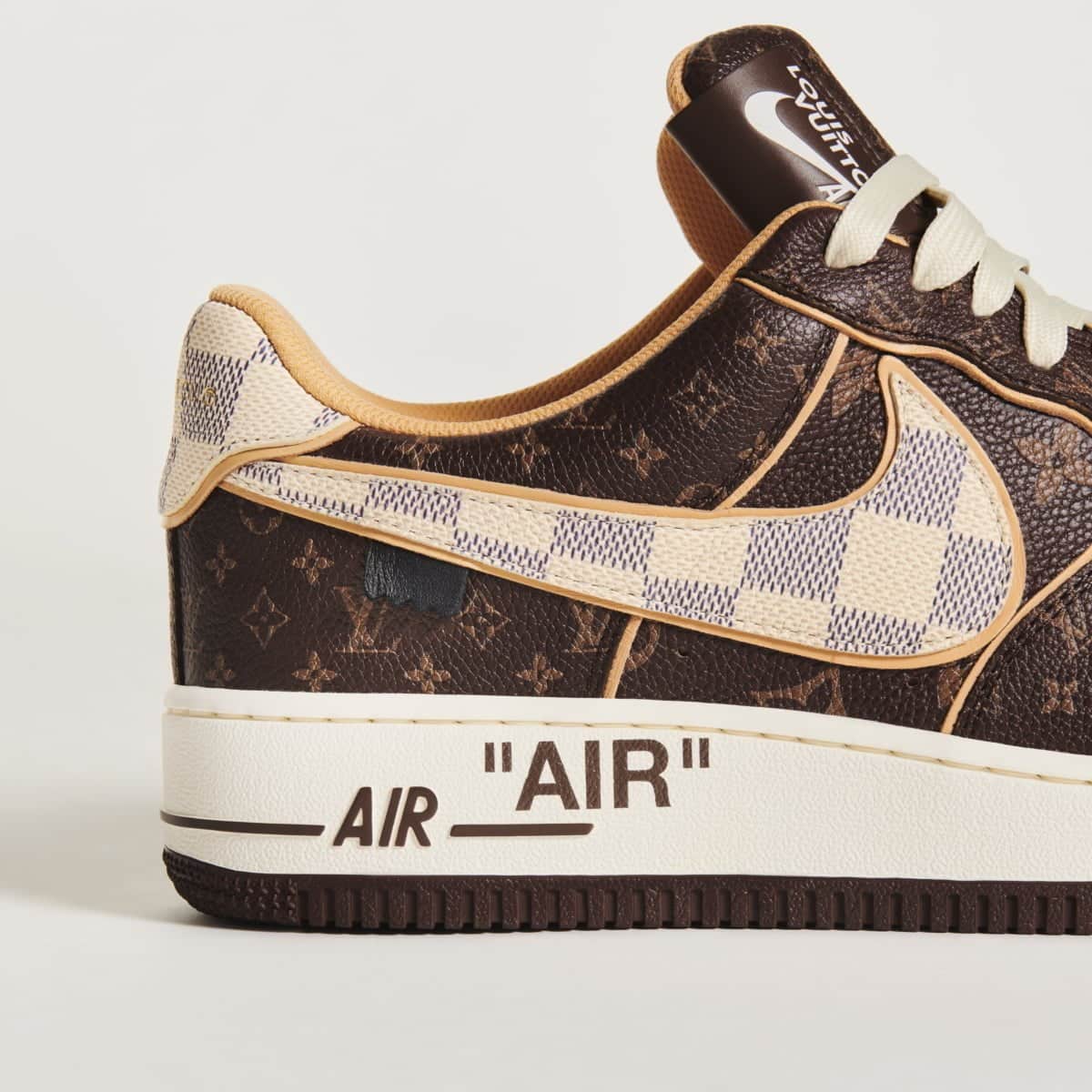 Virgil Abloh Hatırası Sneaker’lar Sotheby’s’de Virgil Abloh Hatırası Sneaker’lar Sotheby’s’de