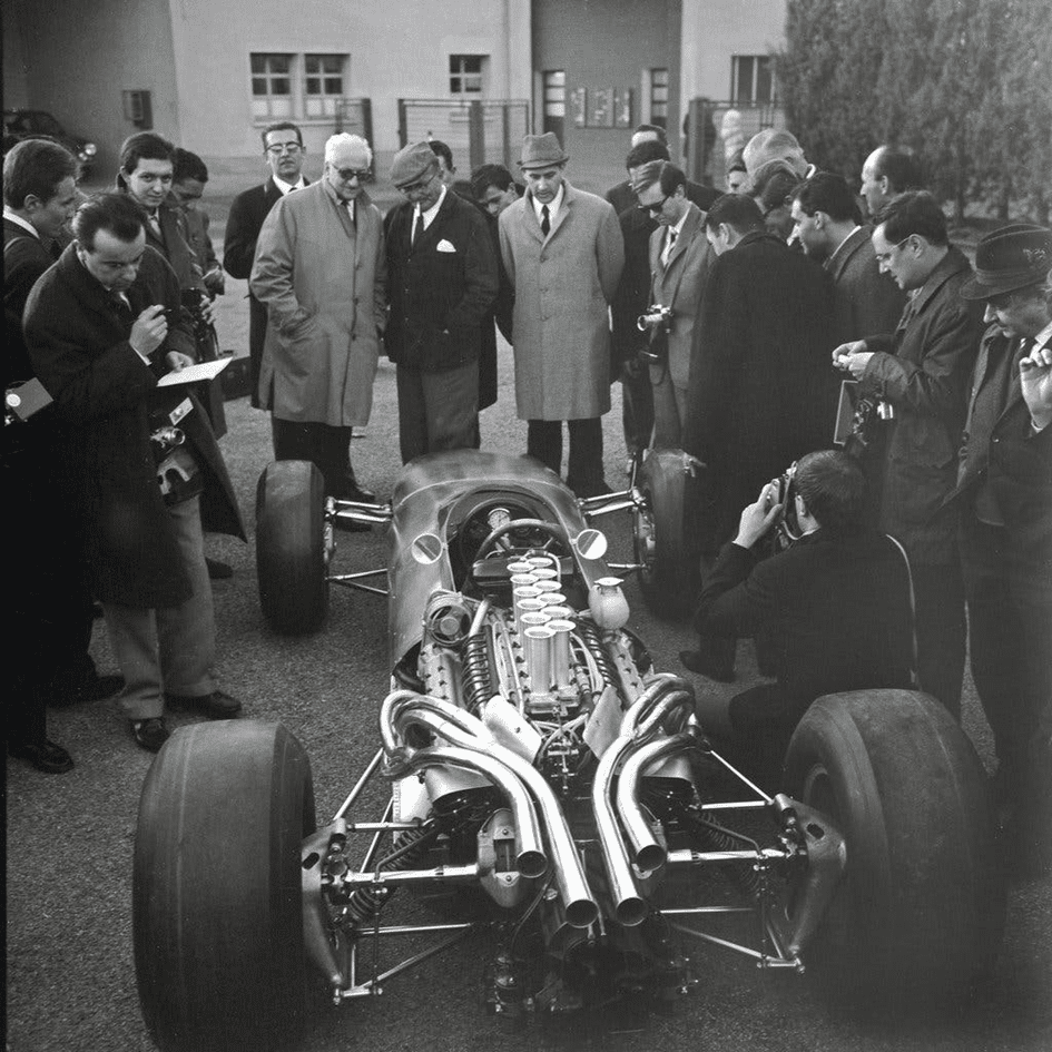 Enzo Ferrari 124 Yaşında! Enzo Ferrari 124 Yaşında!