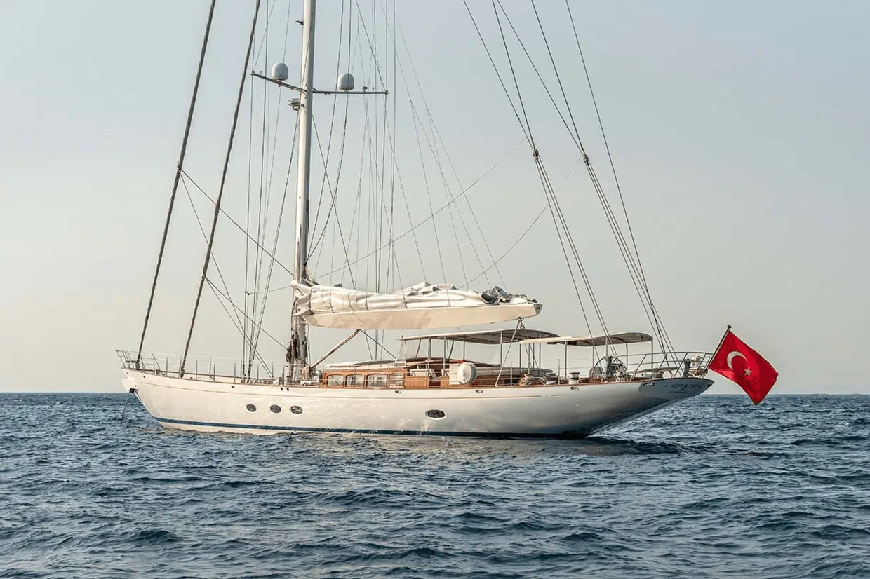 The Blue Name of Elegance: Grace III The Blue Name Of Elegance: Grace Iii