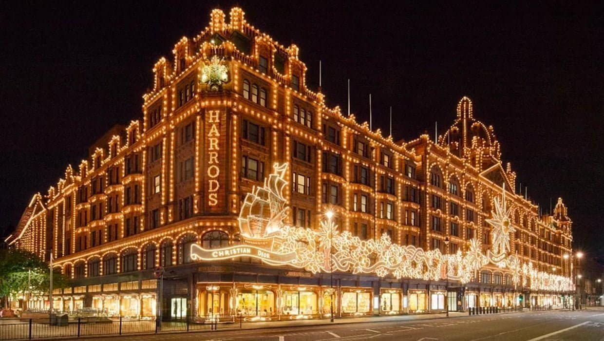 <strong>The Fabulous World of Dior at Harrods</strong> <strong>The Fabulous World of Dior at Harrods</strong>