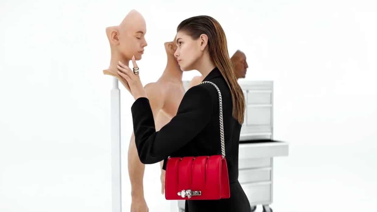 <strong>Futurism is Slash Bag’s New Friend</strong> <strong>Futurism is Slash Bag’s New Friend</strong>