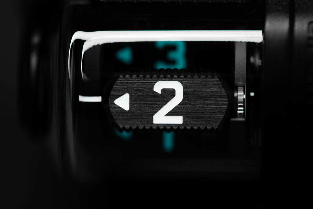 Karanlık Tarafa Geçmek: Urwerk UR-112 Back to Black Karanlık Tarafa Geçmek: Urwerk Ur-112 Back To Black