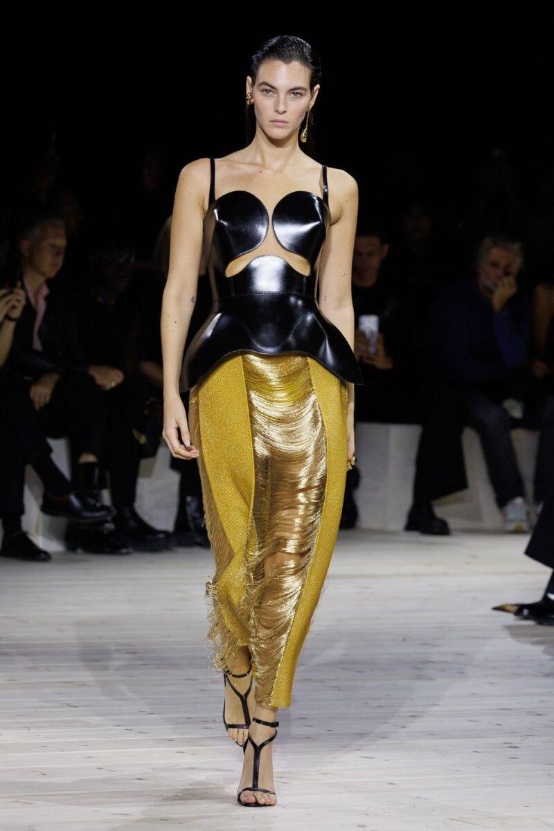 Saatolog Picks: Paris Moda Haftası'nın En İyi Görünümleri Saatolog Picks: Paris Moda Haftası'Nın En İyi Görünümleri