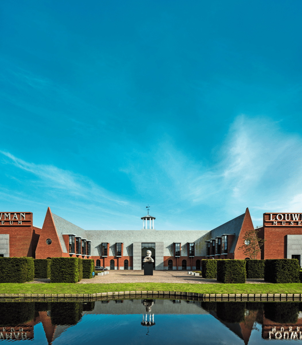 Değerli Otomobillerin Mabedi: Louwmann Museum Louwmann Museum