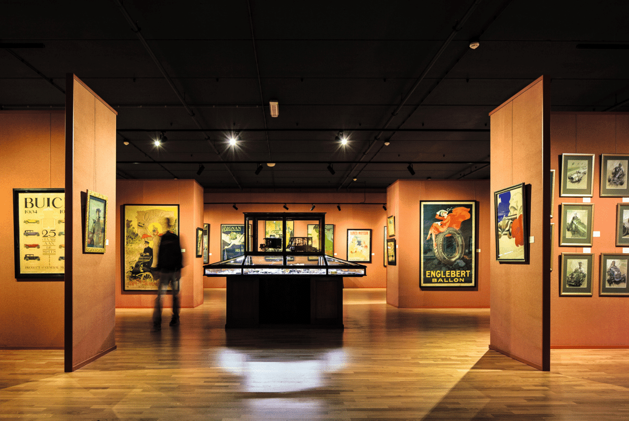 Değerli Otomobillerin Mabedi: Louwmann Museum Değerli Otomobillerin Mabedi: Louwmann Museum
