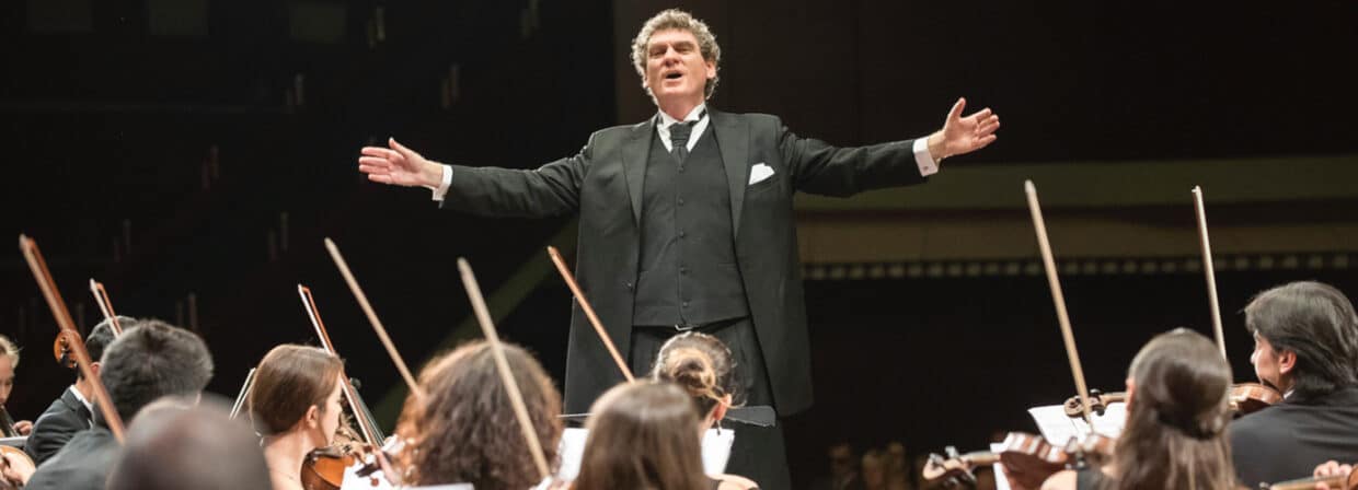 Maestro Cem Mansur: “İnsan Olmanın Anahtarı Müzikte” Maestro Cem Mansur: “İnsan Olmanın Anahtarı Müzikte”