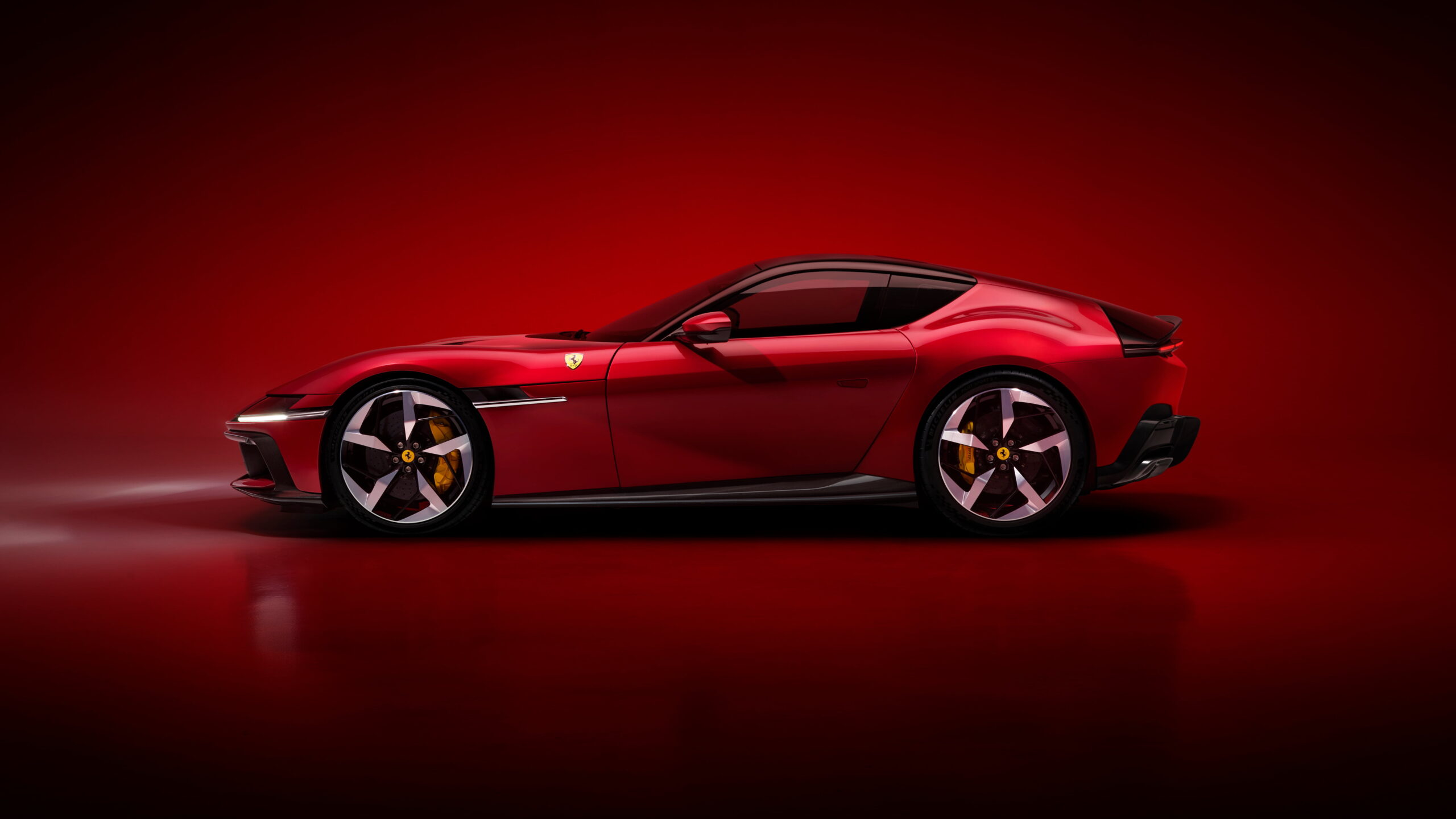 Ferrari 12Cilindri: Elektriklilere inat V12! Ferrari 12Cilindri: Elektriklilere Inat V12!