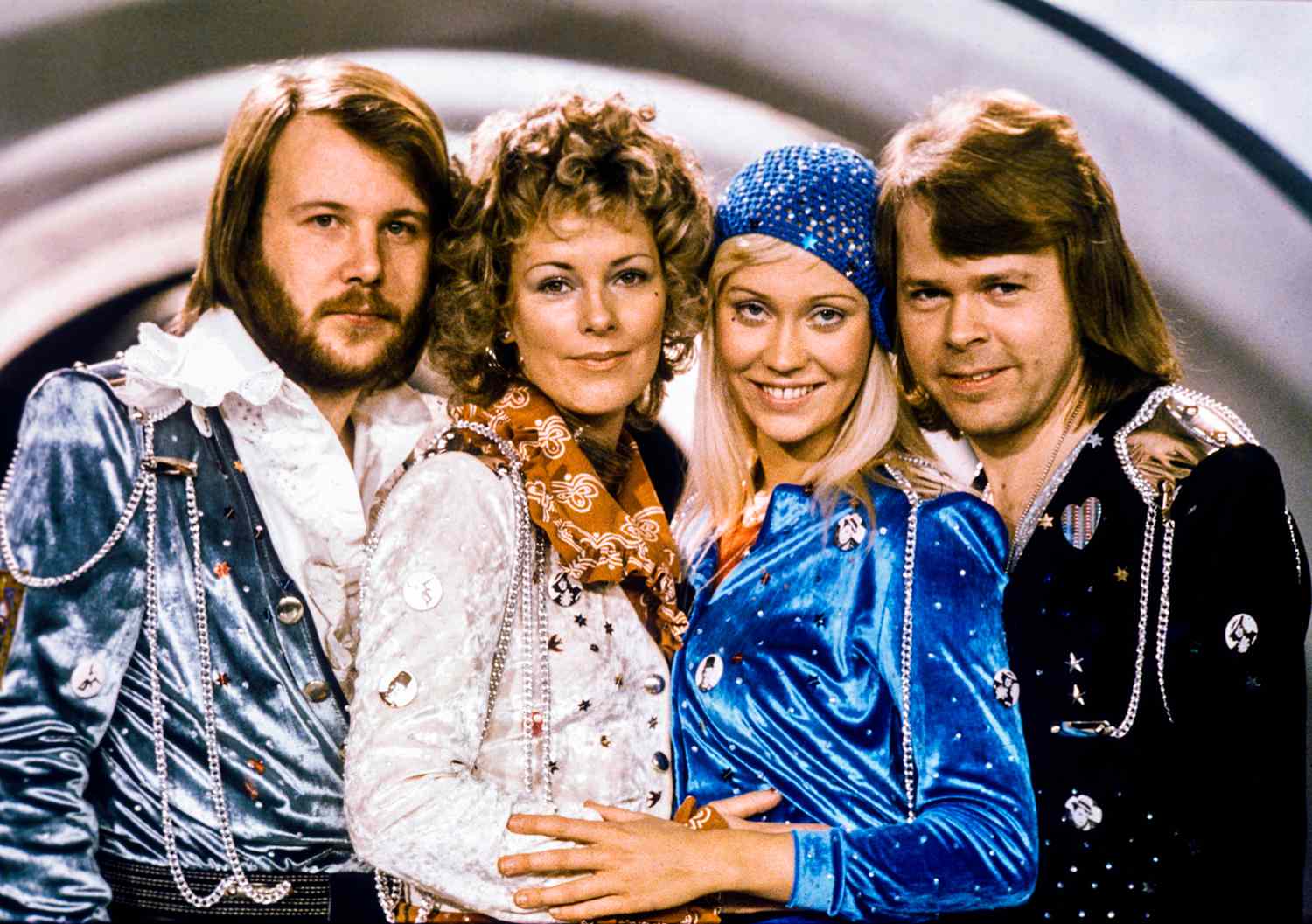 ABBA: "Onlar Artık Şövalye" Abba: &Quot;Onlar Artık Şövalye&Quot;