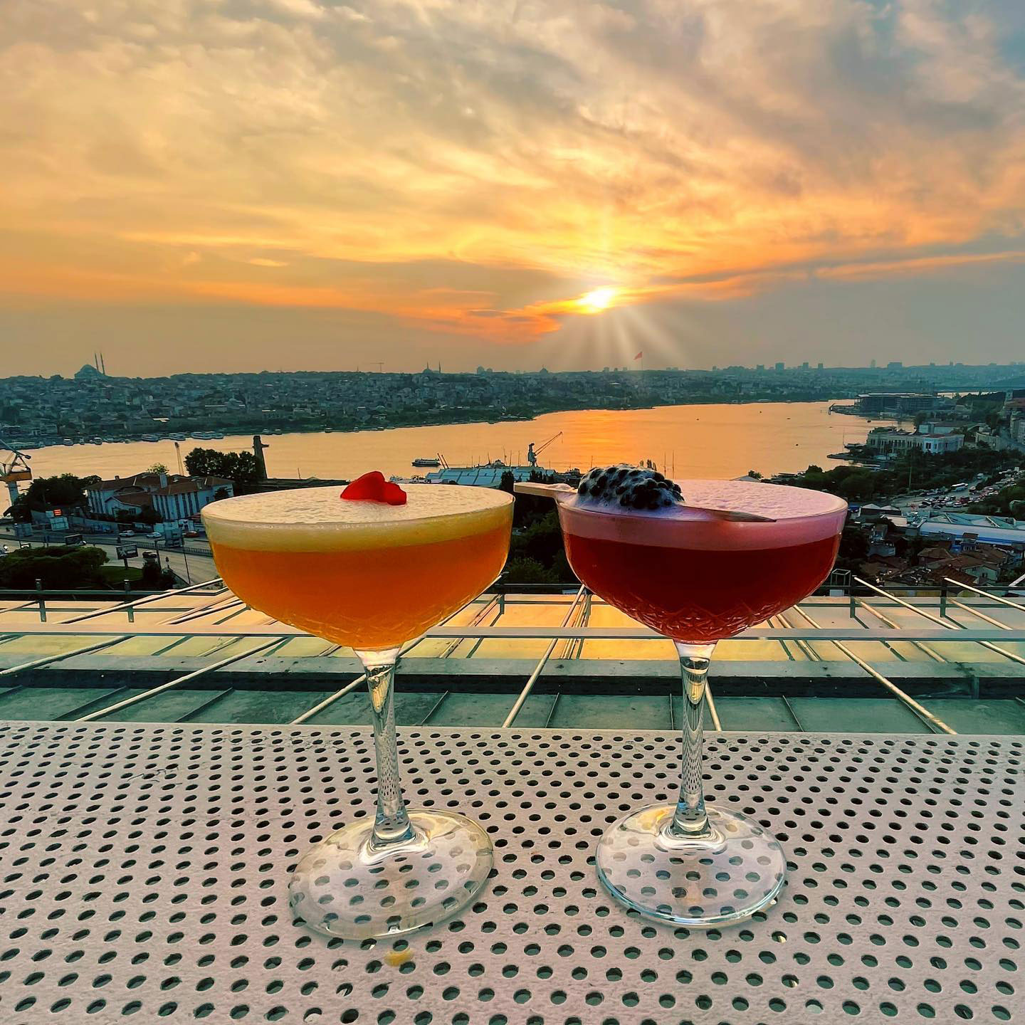İstanbul’un En İyi Teras Mekanları İstanbul’un En İyi Teras Mekanları