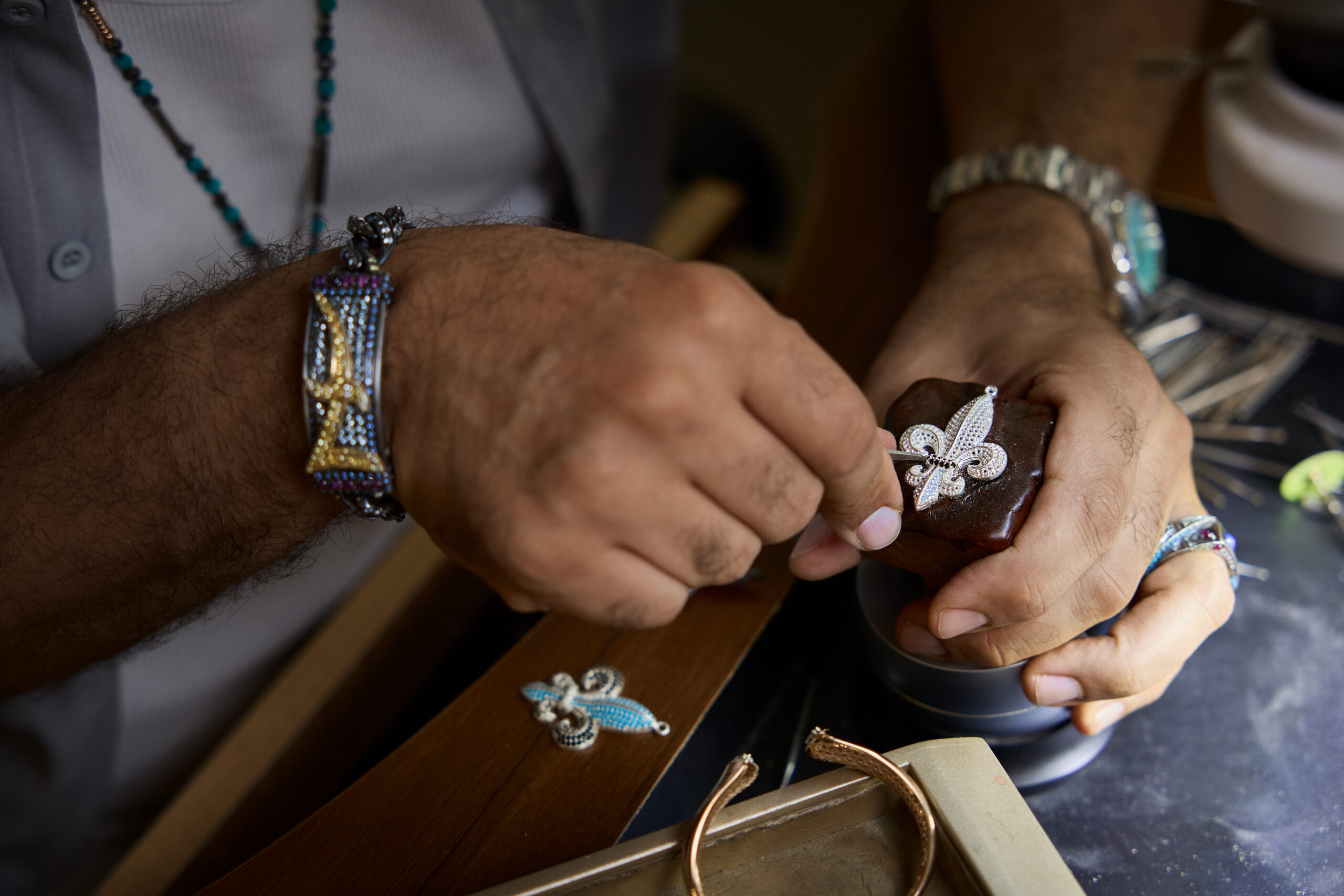 Karun Kıraç: Mücevherde Haute Couture Ustası Karun Kıraç: Mücevherde Haute Couture Ustası