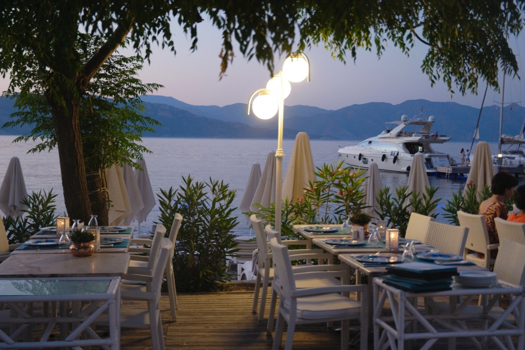Tekneyle Gidebileceğiniz 10 Restoran