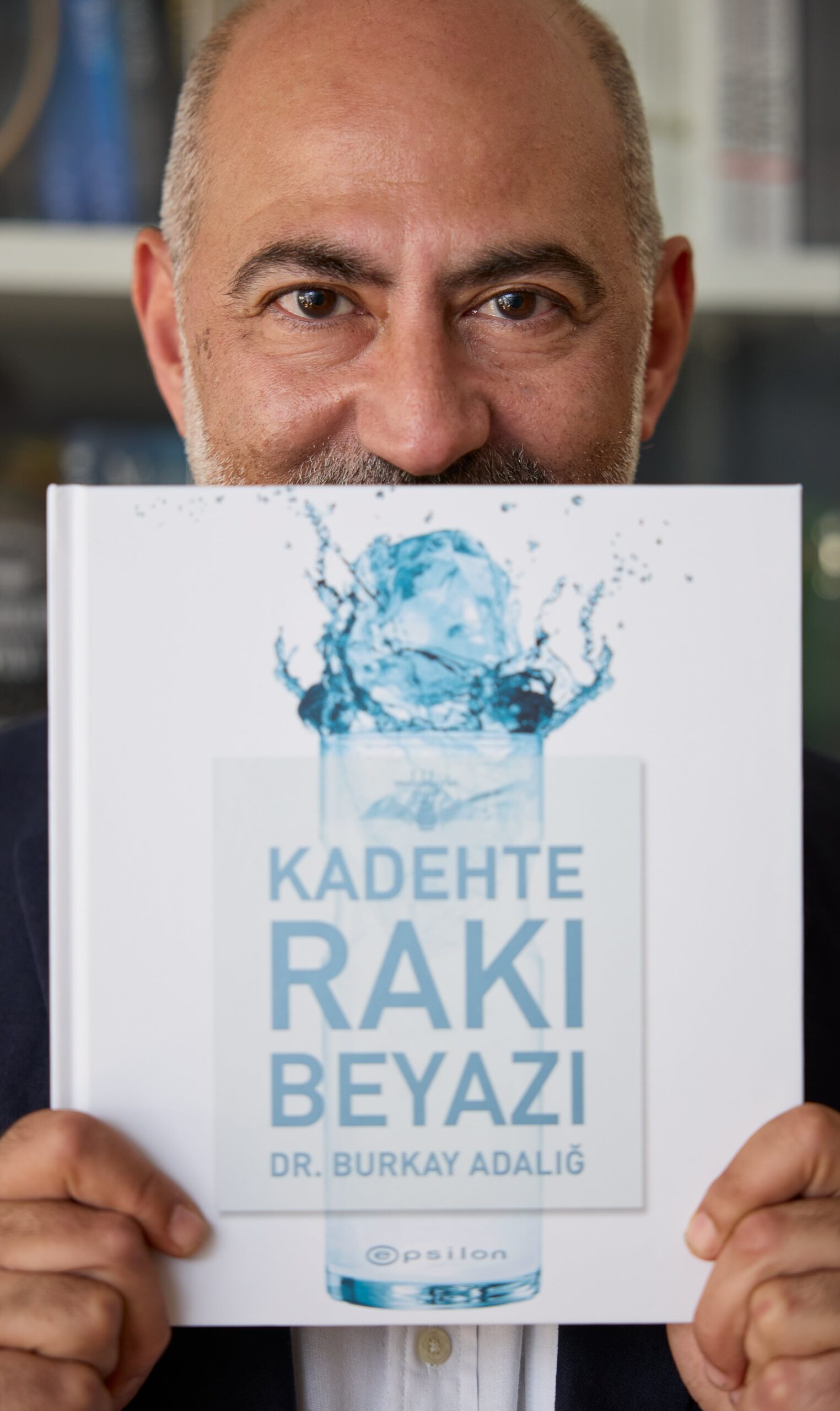 Burkay Adalığ: “Rakı Sofrasını Hiçbir Şeye Değişmem” Burkay Adalığ: “Rakı Sofrasını Hiçbir Şeye Değişmem”