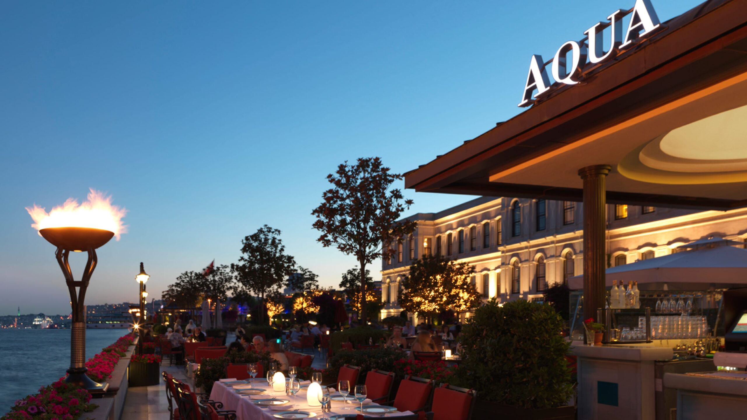 İstanbul’un Deniz Manzaralı 16 Restoranı İstanbul’un Deniz Manzaralı 16 Restoranı