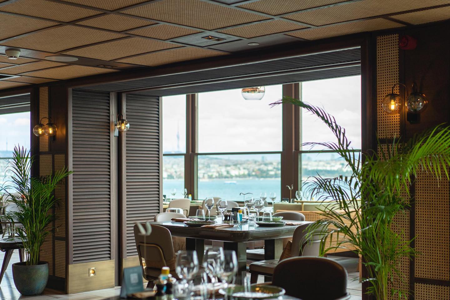 İstanbul’un Deniz Manzaralı 16 Restoranı İstanbul’un Deniz Manzaralı 16 Restoranı