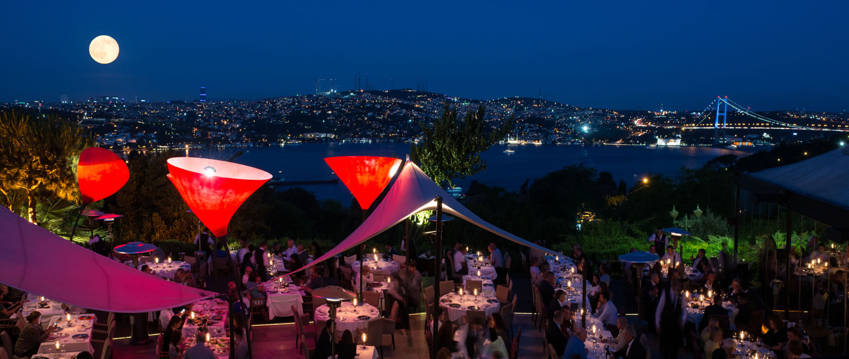 İstanbul’un Deniz Manzaralı 16 Restoranı İstanbul’un Deniz Manzaralı 16 Restoranı