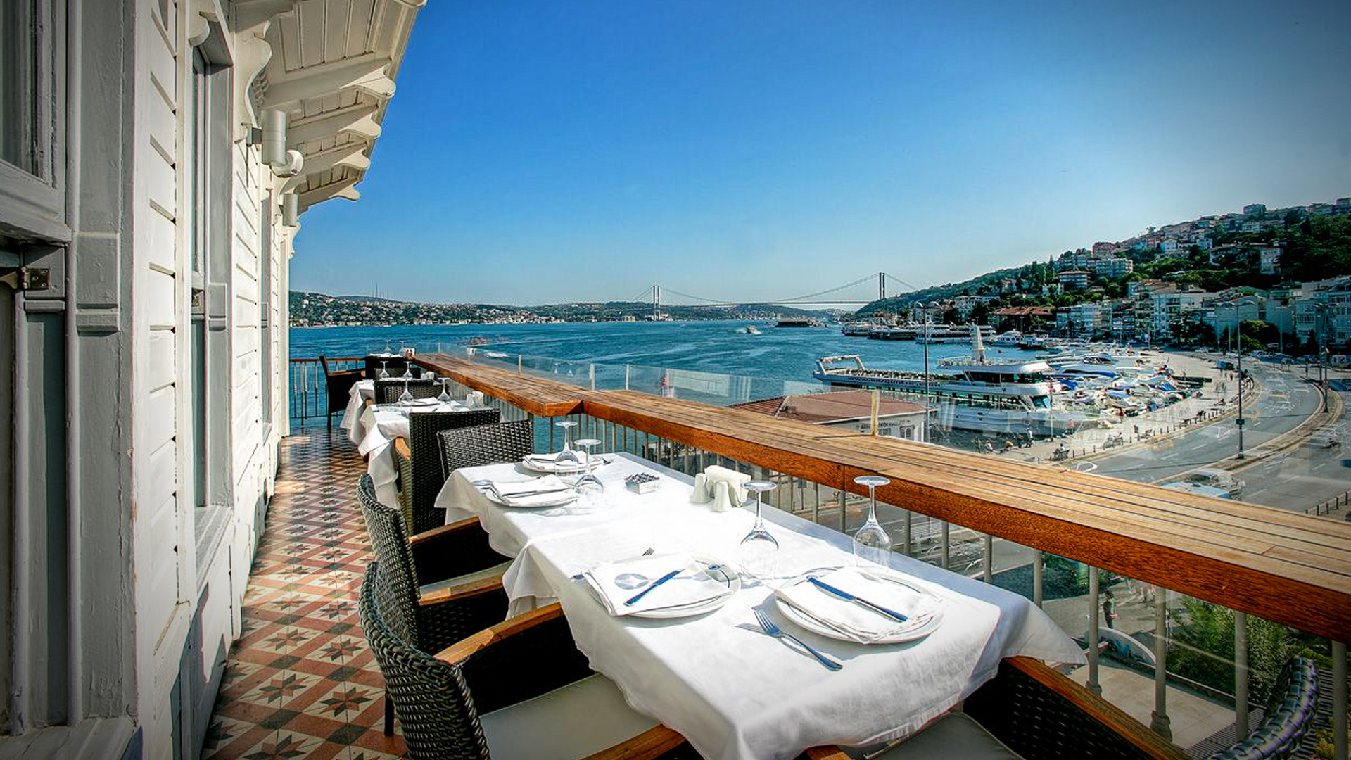 İstanbul’un Deniz Manzaralı 16 Restoranı İstanbul’un Deniz Manzaralı 16 Restoranı