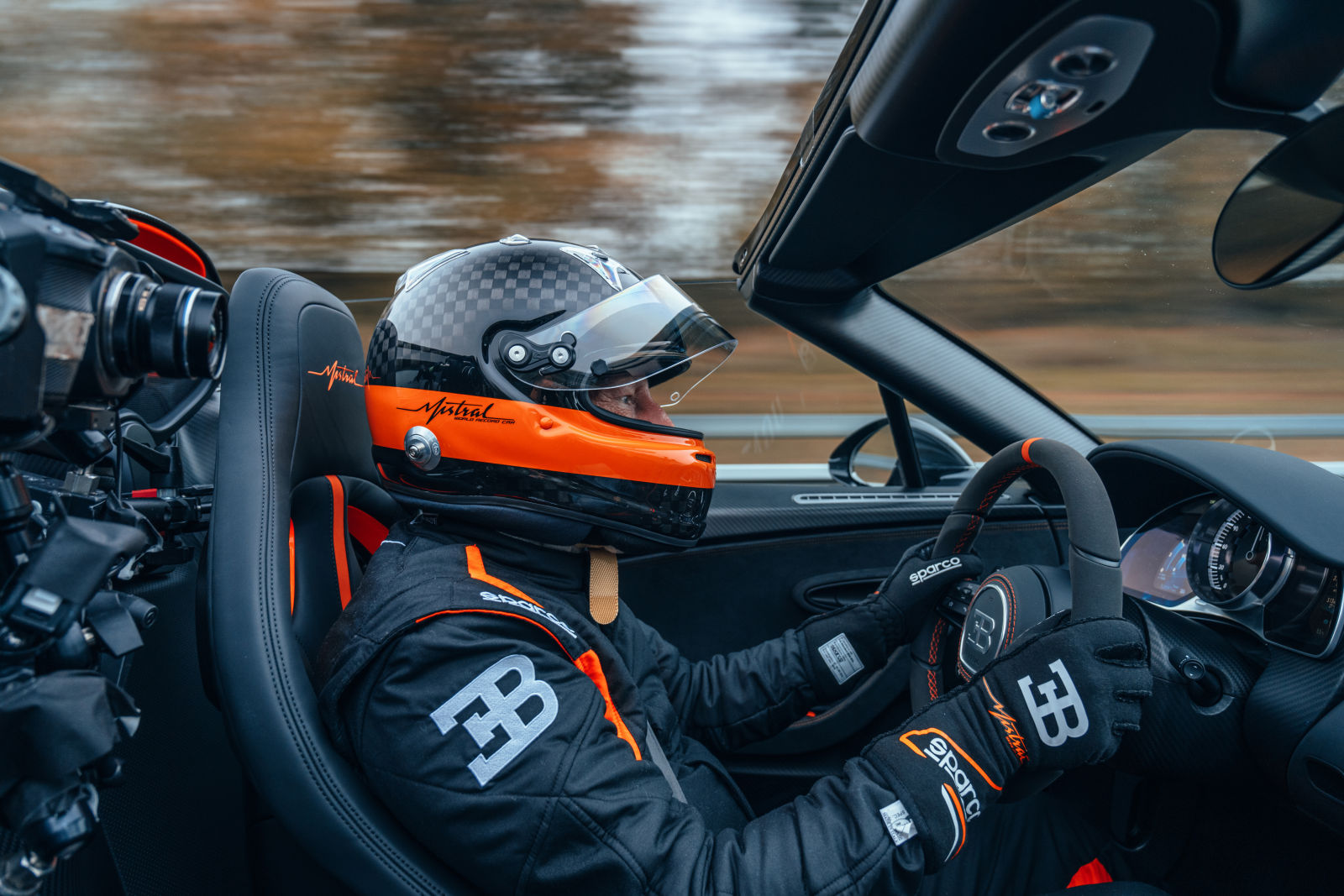 World's Fastest Open-Top Car: Bugatti W16 Mistral World'S Fastest Open-Top Car: Bugatti W16 Mistral