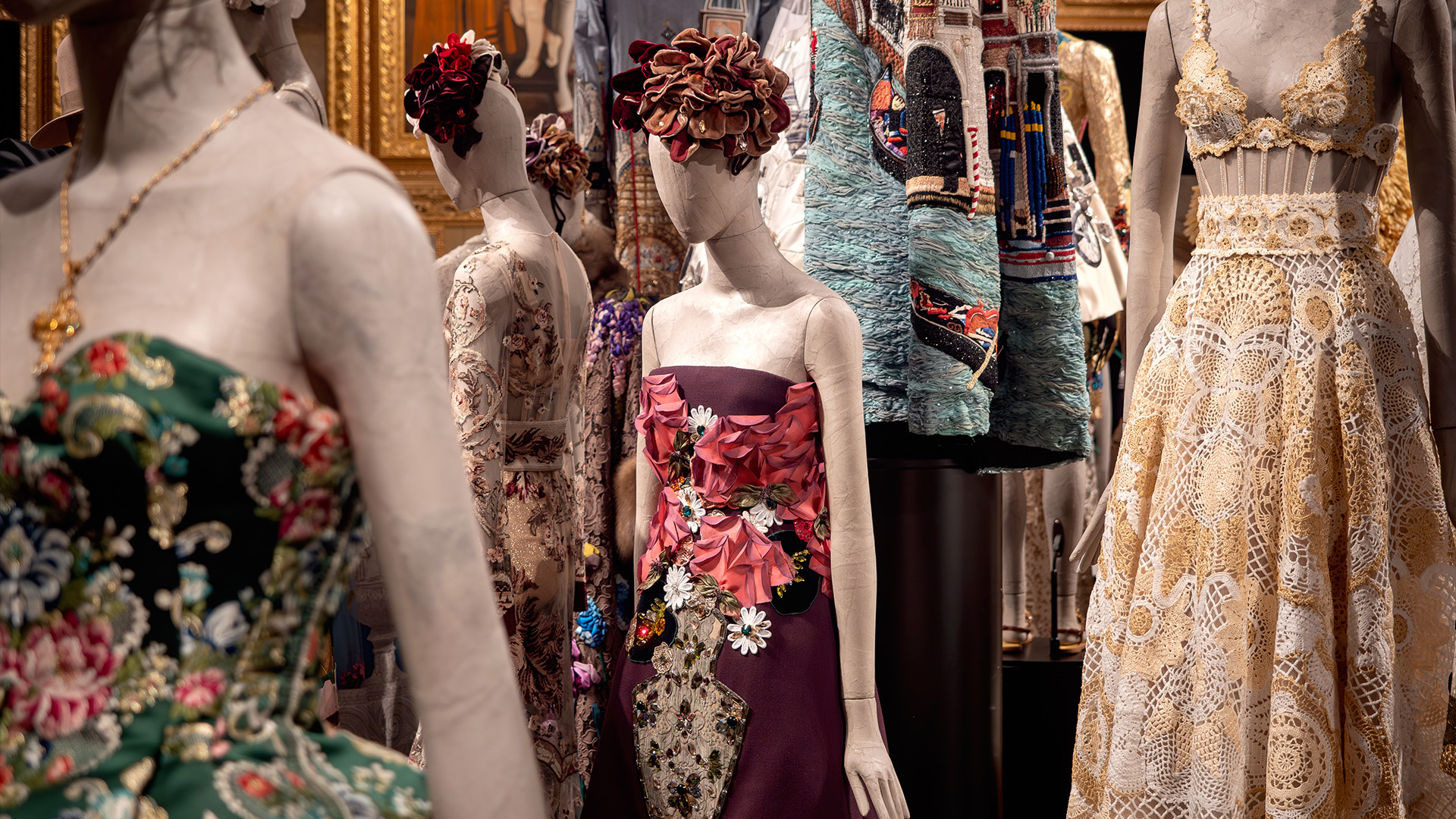 Kalpten Ellere: Dolce&Amp;Gabbana'Nın Büyülü Dünyası Paris'Te