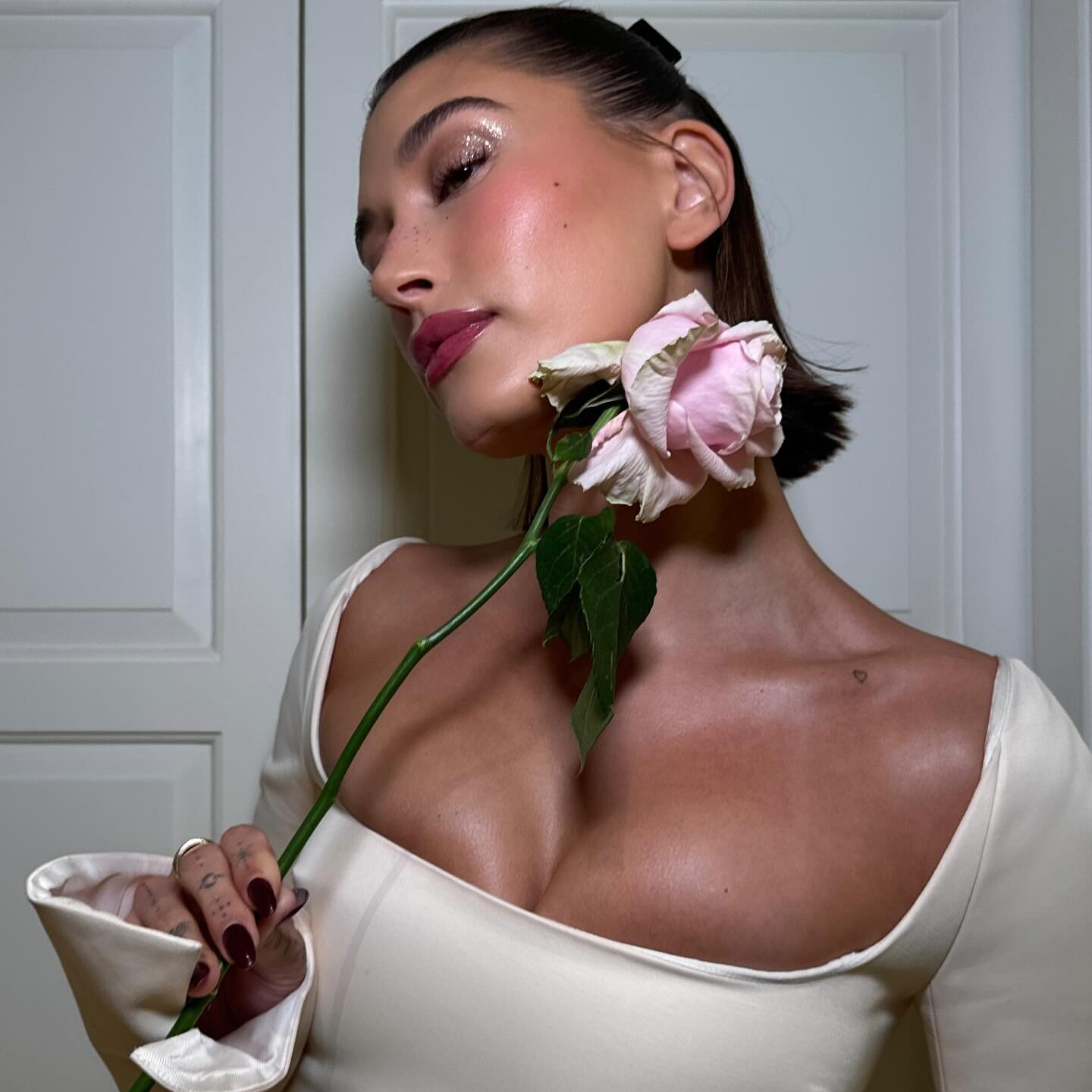 10 Popüler TikTok Güzellik Trendi 10 Popüler Tiktok Güzellik Trendi