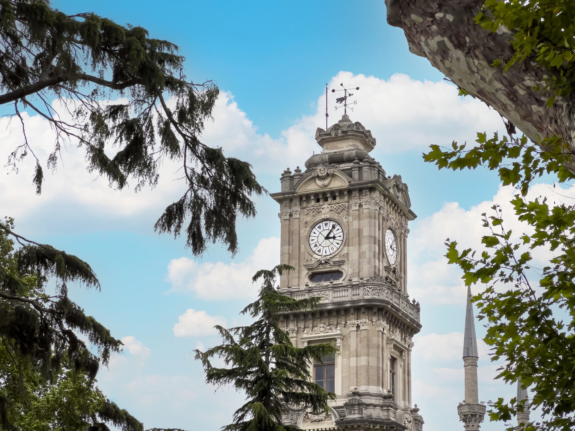 İstanbul’un Saat Kuleleri İstanbul’un Saat Kuleleri