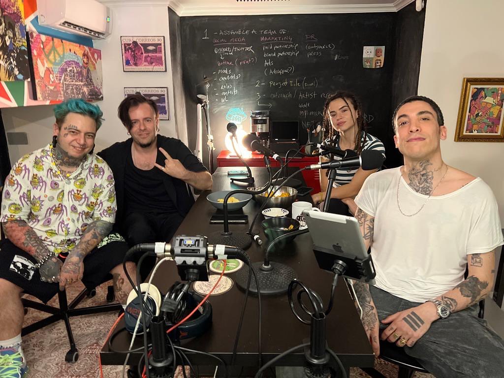 Kendinizi İyi Hissettirecek Podcast’ler Kendinizi İyi Hissettirecek Podcast’ler