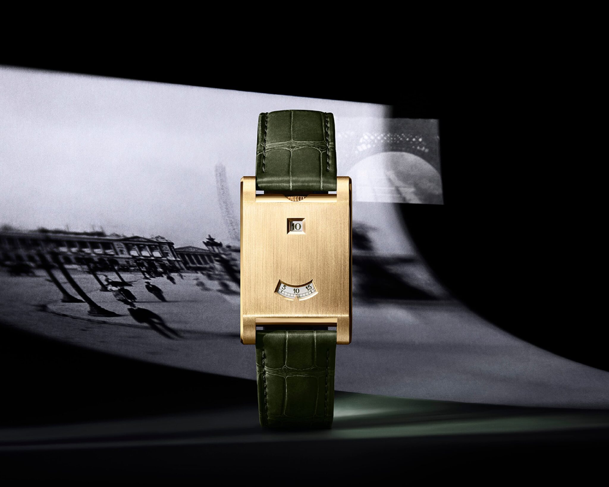 Watches and Wonders 2025: Cartier Tank à Guichet Cartier Tank A Guichet