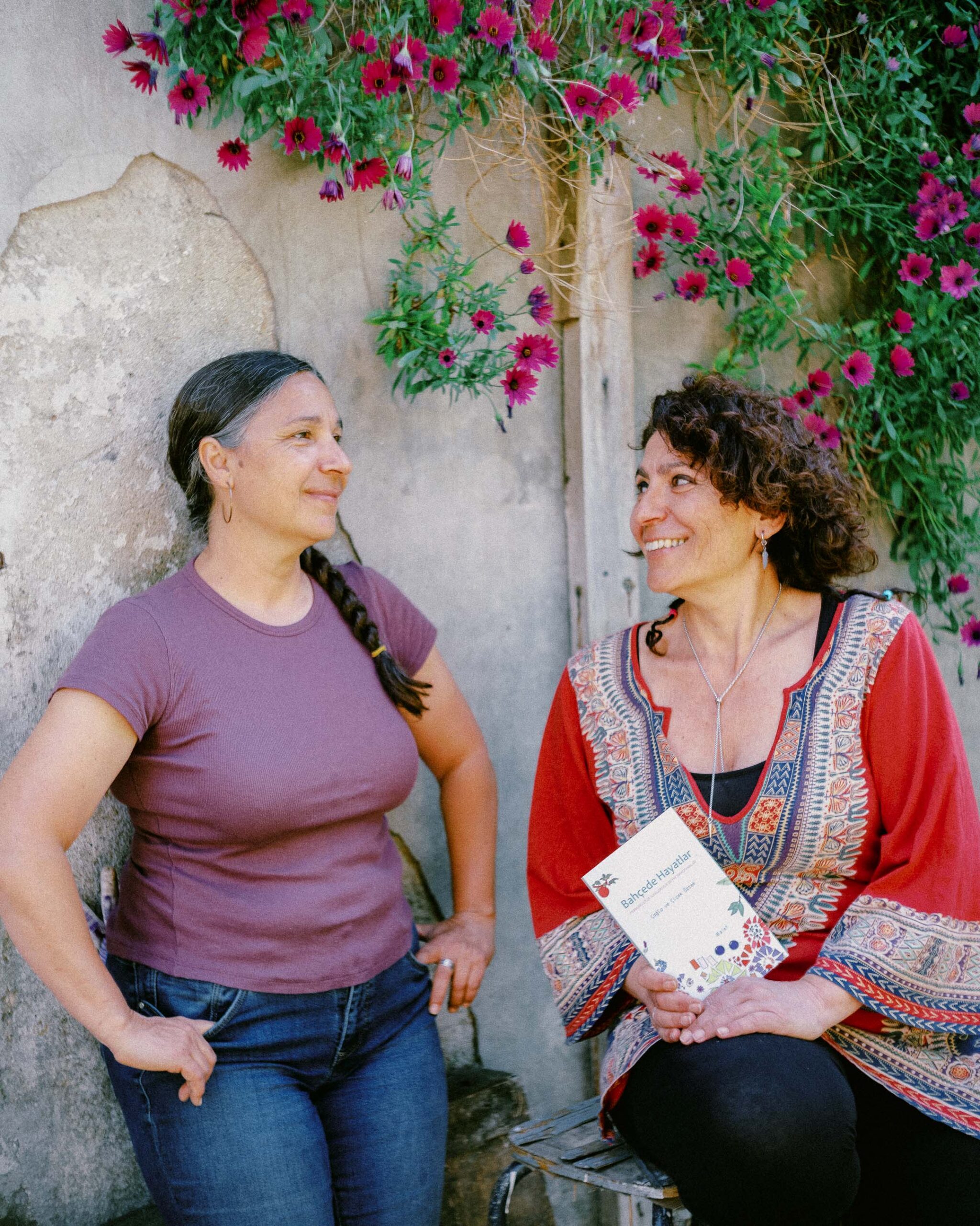 Bahçede Hayatlar: The Journey of Real Food from Seed to Table Bahçede Hayatlar: The Journey Of Real Food From Seed To Table