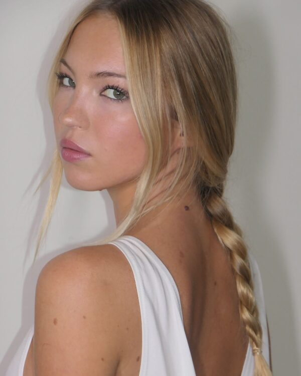 Favorite Hairstyles for Summer Brides Favorite Hairstyles For Summer Brides